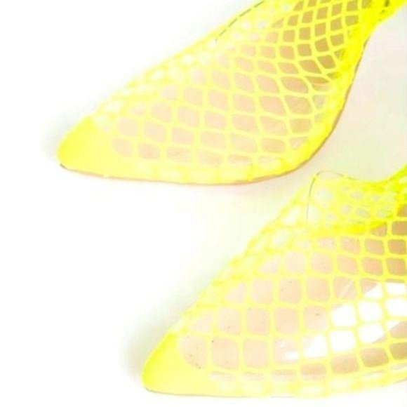 !! NEW !! Fishnet Slingback Heels in Neon Yellow - Picture 3 of 8